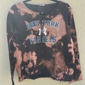 MLB New York Yankees 🔥 Baseball Bleached Tie Die Sweatshirt With Logo Sz M